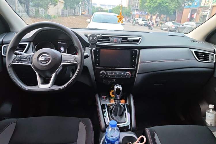 Used Nissan Qashqai 2021 2.0L CVT Smart Enjoyment Version Center Console