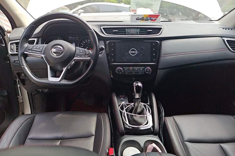 Used Nissan Qashqai 2021 2.0L CVT Luxury Edition Center Console