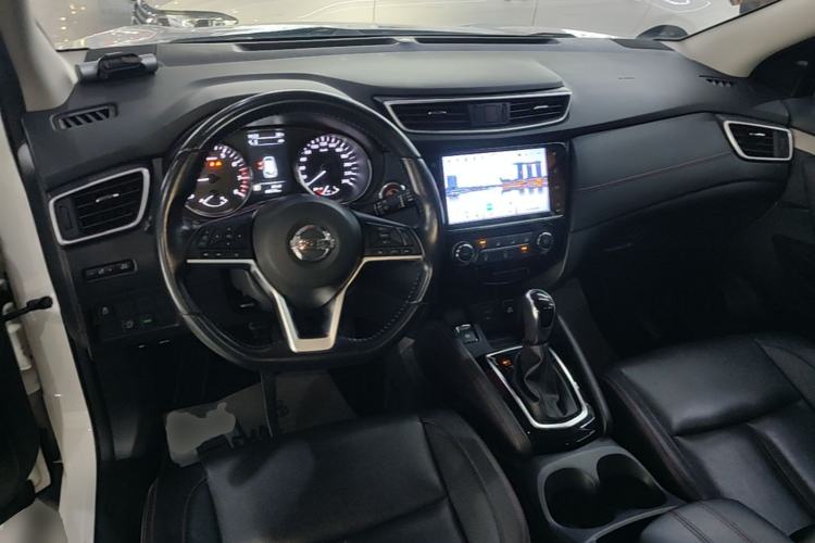 Used Nissan Qashqai 2021 2.0L CVT Luxury Edition Center Console