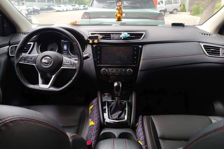 Used Nissan Qashqai 2021 2.0L CVT Luxury Edition Center Console