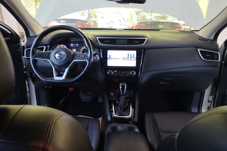 Used Nissan Qashqai 2021 2.0L CVT Luxury Edition Center Console