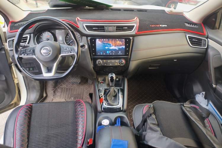 Used Nissan Qashqai 2021 2.0L CVT Luxury Edition Center Console