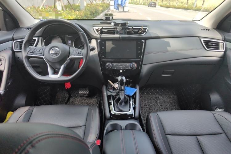 Used Nissan Qashqai 2021 2.0L CVT Luxury Edition Center Console