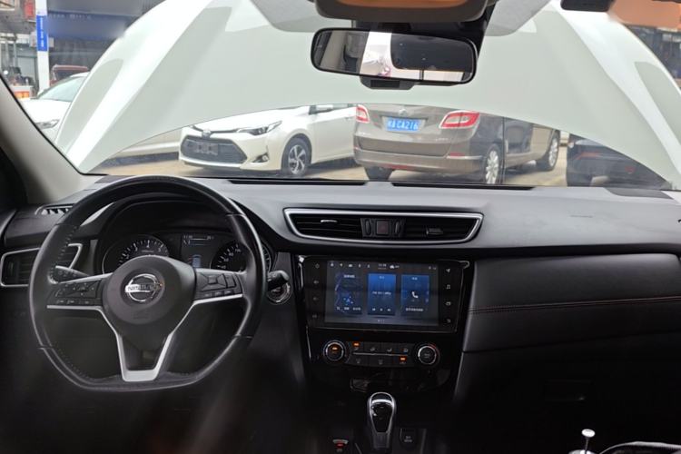 Used Nissan Qashqai 2021 2.0L CVT Luxury Edition Center Console
