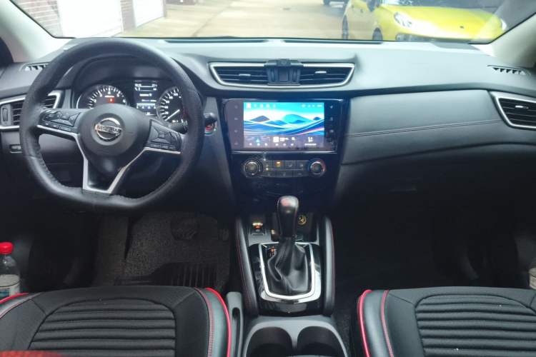 Used Nissan Qashqai 2021 2.0L CVT Luxury Edition Center Console