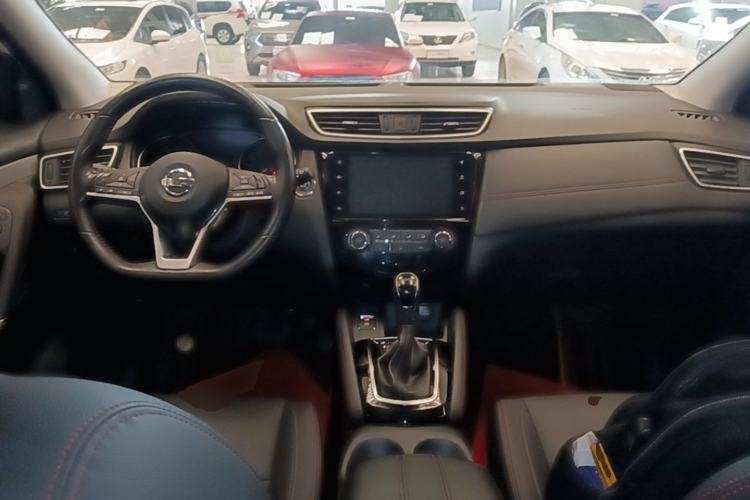 Used Nissan Qashqai 2021 2.0L CVT Luxury Edition Center Console