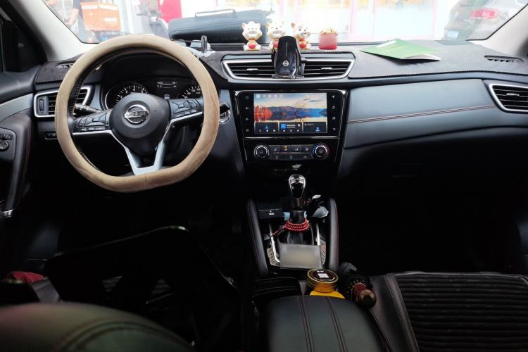Used Nissan Qashqai 2021 2.0L CVT Luxury Edition Center Console