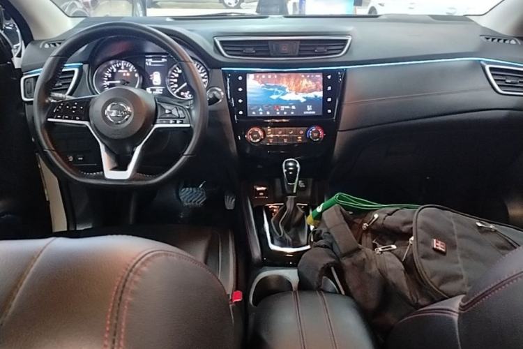 Used Nissan Qashqai 2021 2.0L CVT Luxury Edition Center Console