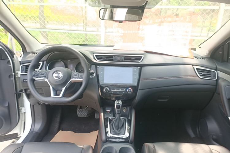 Used Nissan Qashqai 2021 2.0L CVT Luxury Edition Center Console