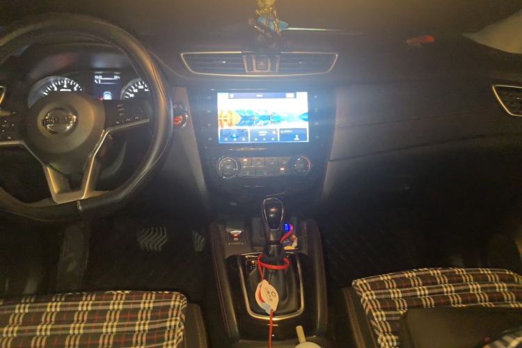 Used Nissan Qashqai 2021 2.0L CVT Luxury Edition Center Console