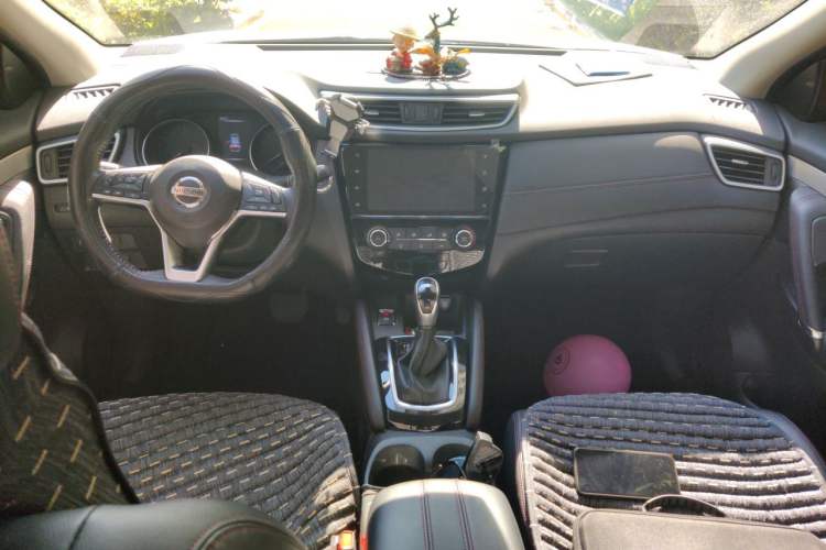 Used Nissan Qashqai 2021 2.0L CVT Luxury Edition Center Console