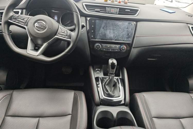 Used Nissan Qashqai 2021 2.0L CVT Luxury Edition Center Console