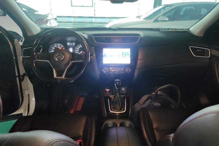 Used Nissan Qashqai 2021 2.0L CVT Luxury Edition Center Console