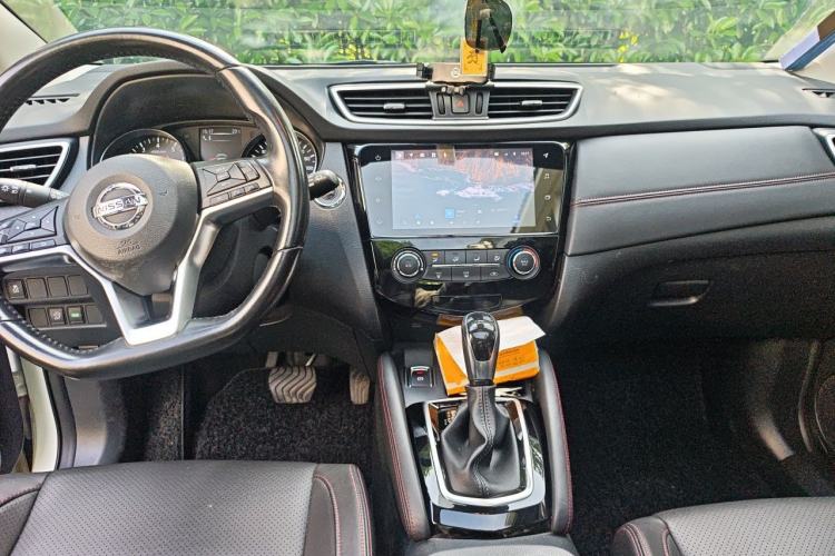 Used Nissan Qashqai 2021 2.0L CVT Luxury Edition Center Console