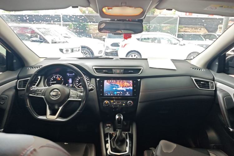 Used Nissan Qashqai 2021 2.0L CVT Luxury Edition Center Console