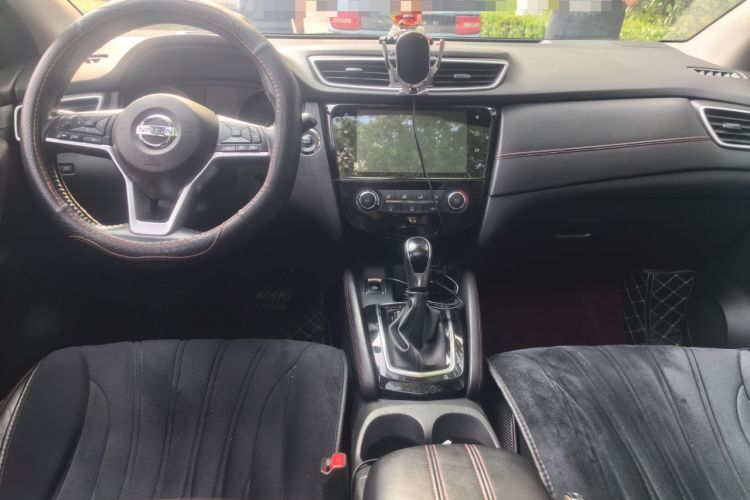 Used Nissan Qashqai 2021 2.0L CVT Luxury Edition Center Console