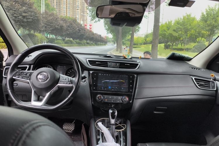 Used Nissan Qashqai 2021 2.0L CVT Luxury Edition Center Console