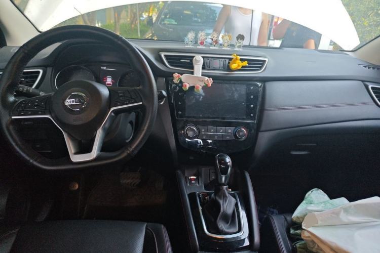 Used Nissan Qashqai 2021 2.0L CVT Luxury Navigation Edition Center Console
