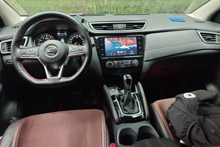 Used Nissan Qashqai 2021 2.0L CVT Luxury Edition Center Console