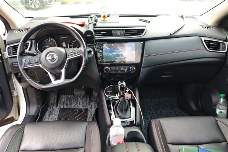 Used Nissan Qashqai 2021 2.0L CVT Luxury Edition Center Console