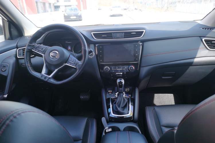 Used Nissan Qashqai 2021 2.0L CVT Luxury Edition Center Console