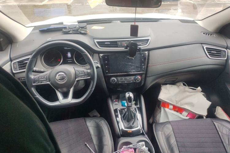 Used Nissan Qashqai 2021 2.0L CVT Luxury Edition Center Console