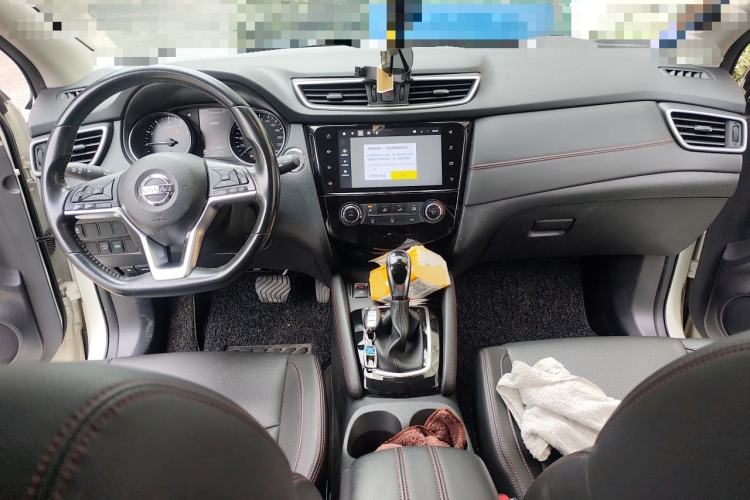 Used Nissan Qashqai 2021 2.0L CVT Luxury Edition Center Console