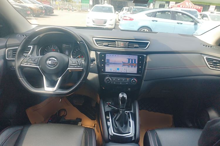 Used Nissan Qashqai 2021 2.0L CVT Luxury Edition Center Console