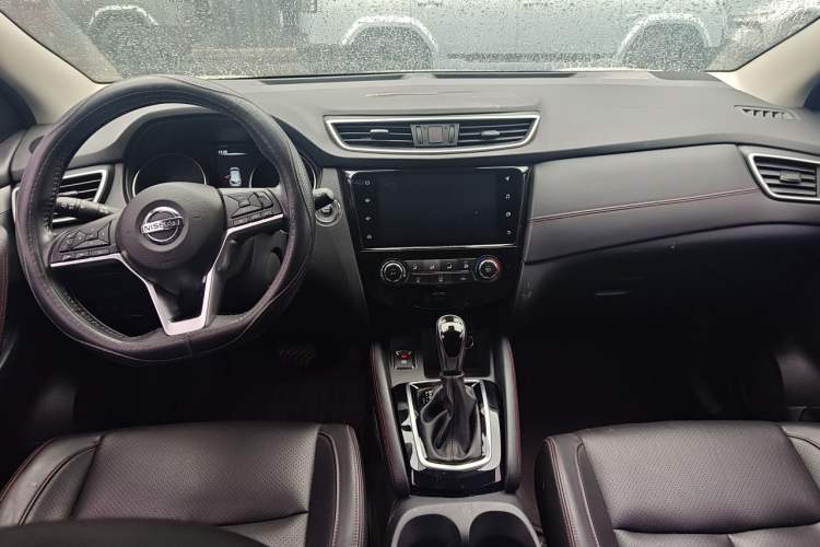 Used Nissan Qashqai 2021 2.0L CVT Luxury Edition Center Console
