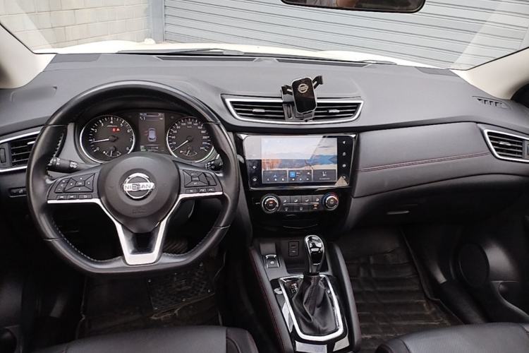 Used Nissan Qashqai 2021 2.0L CVT Luxury Edition Center Console