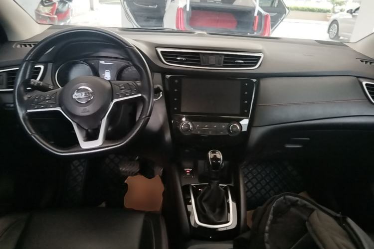 Used Nissan Qashqai 2021 2.0L CVT Luxury Edition Center Console