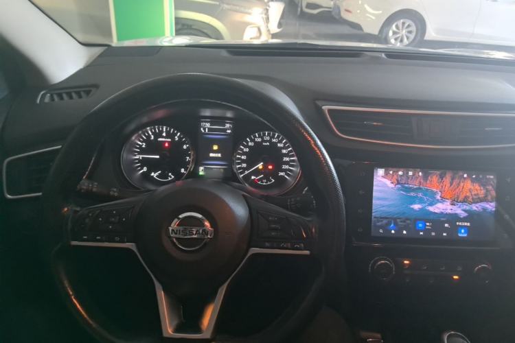 Used Nissan Qashqai 2021 2.0L CVT Luxury Edition Center Console