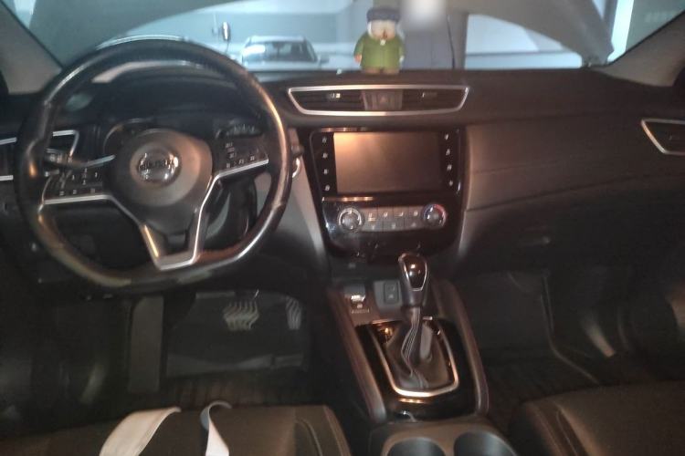Used Nissan Qashqai 2021 2.0L CVT Luxury Edition Center Console