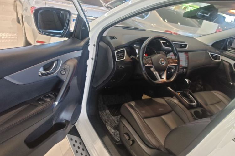 Used Nissan Qashqai 2021 2.0L CVT Luxury Edition Driver Seat
