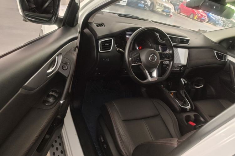 Used Nissan Qashqai 2021 2.0L CVT Luxury Edition Driver Seat