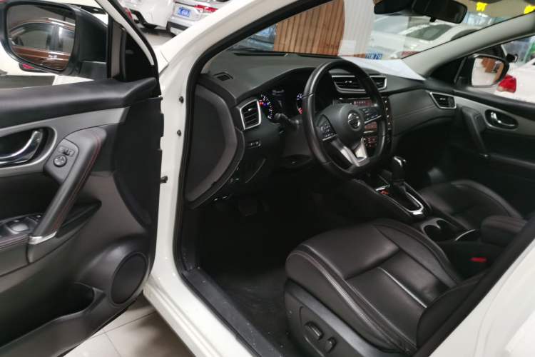 Used Nissan Qashqai 2021 2.0L CVT Luxury Edition Driver Seat