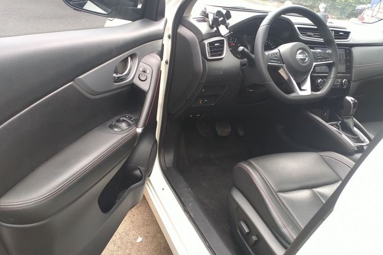 Used Nissan Qashqai 2021 2.0L CVT Luxury Edition Driver Seat