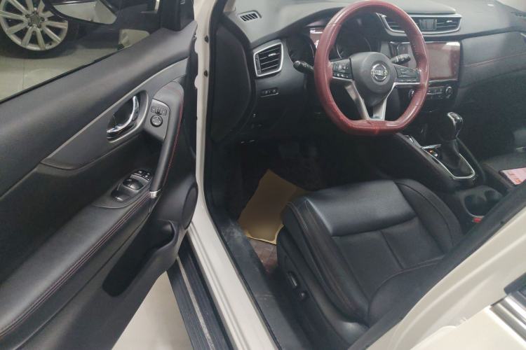 Used Nissan Qashqai 2021 2.0L CVT Luxury Edition Driver Seat