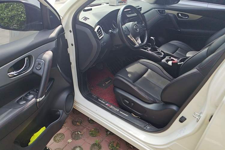 Used Nissan Qashqai 2021 2.0L CVT Luxury Edition Driver Seat