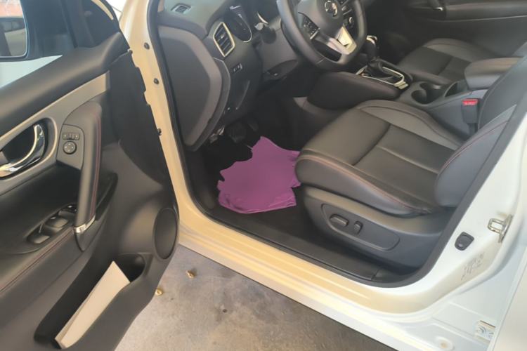 Used Nissan Qashqai 2021 2.0L CVT Luxury Edition Driver Seat