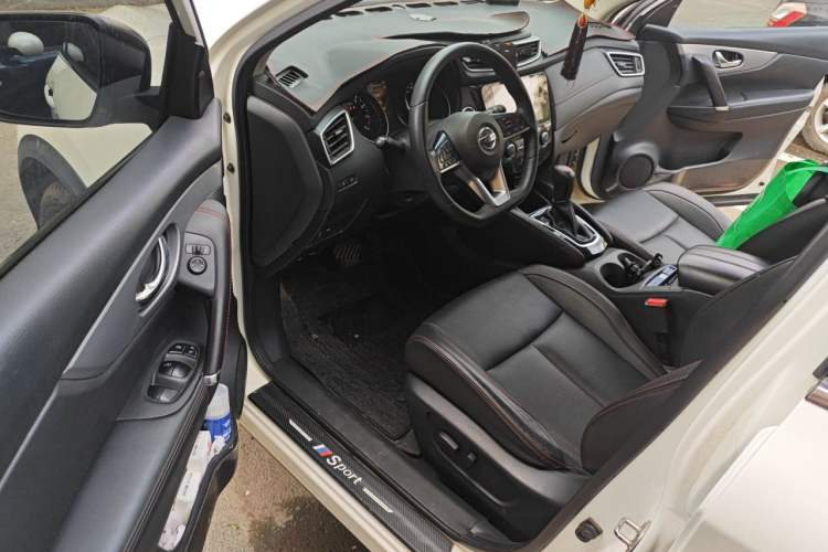 Used Nissan Qashqai 2021 2.0L CVT Luxury Edition Driver Seat
