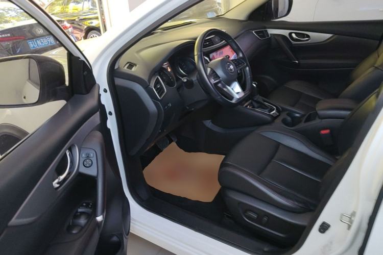 Used Nissan Qashqai 2021 2.0L CVT Luxury Edition Driver Seat