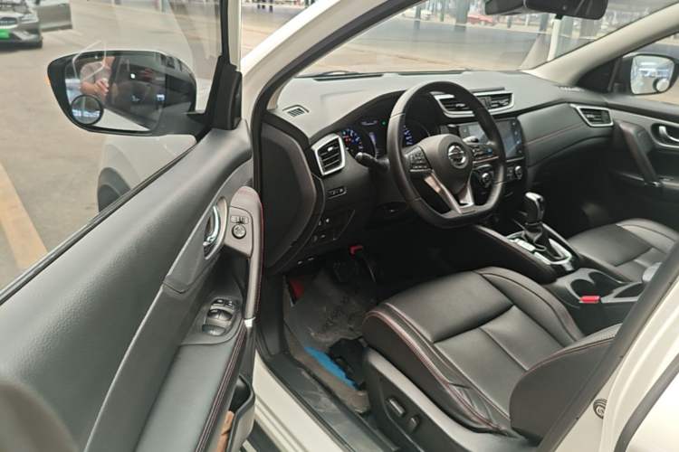 Used Nissan Qashqai 2021 2.0L CVT Luxury Navigation Edition Driver Seat