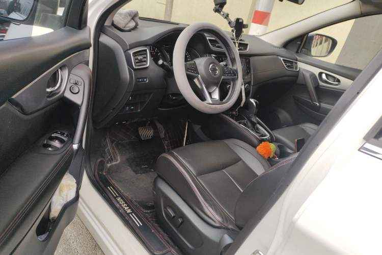 Used Nissan Qashqai 2021 2.0L CVT Luxury Edition Driver Seat