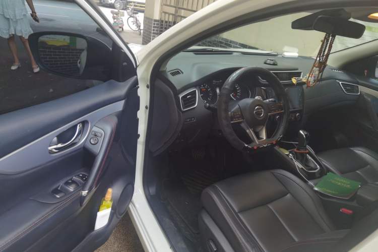 Used Nissan Qashqai 2021 2.0L CVT Luxury Edition Driver Seat
