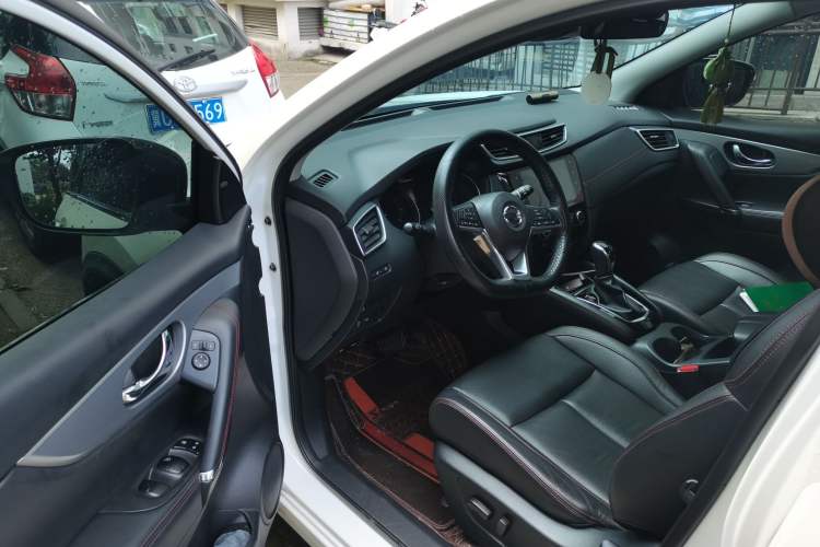 Used Nissan Qashqai 2021 2.0L CVT Luxury Edition Driver Seat