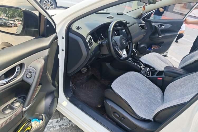 Used Nissan Qashqai 2021 2.0L CVT Luxury Navigation Edition Driver Seat