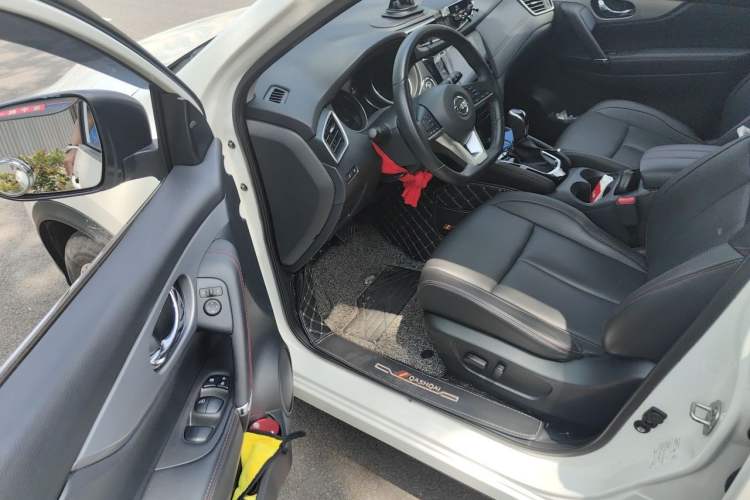Used Nissan Qashqai 2021 2.0L CVT Luxury Edition Driver Seat