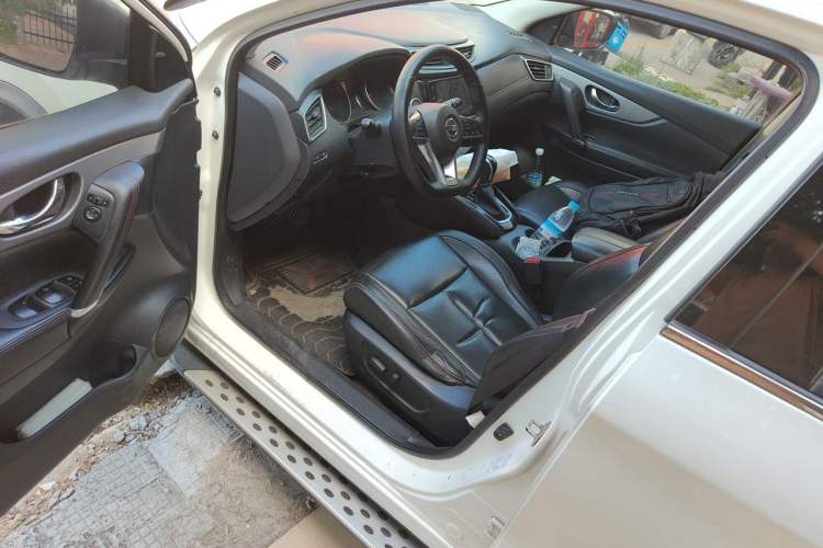 Used Nissan Qashqai 2021 2.0L CVT Luxury Edition Driver Seat