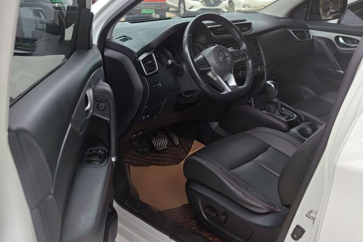 Used Nissan Qashqai 2021 2.0L CVT Luxury Edition Driver Seat